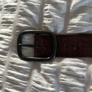 Aeropostale size large belt. Length 42”. See pictures for the pattern.